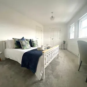 Lovely Stylish Near Penny Lane! Free Parking Liverpool